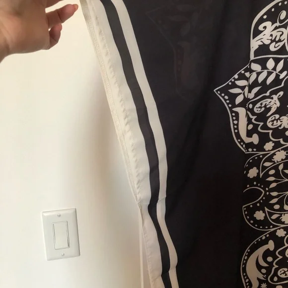 Cover up - Picture 4 of 4